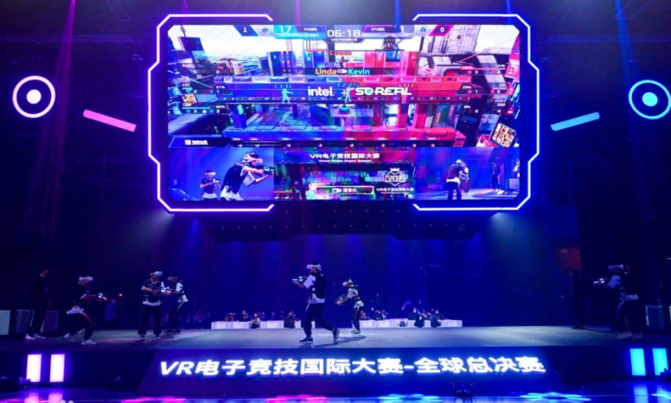 强调自己会